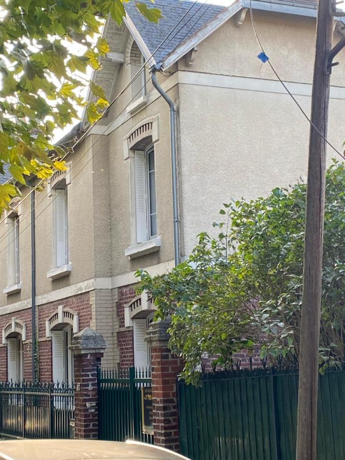 Studio Tt Confort Neuf Et Equipe Apartment Noyon Exterior foto